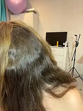 DienkaGreen stripchat live cam model