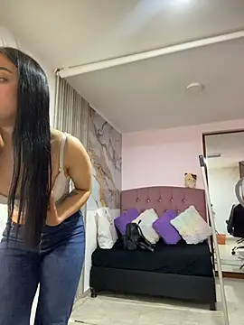 Ady_18 stripchat live cam model