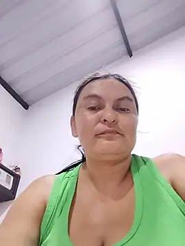 Horny-Mommy-Dirty stripchat live cam model