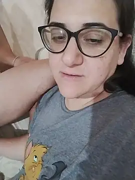 Dolcecurvy stripchat live cam model