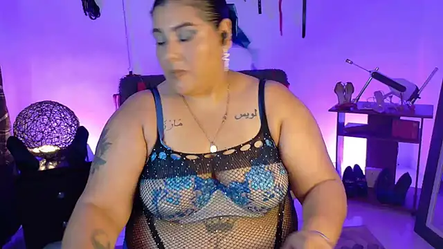 AndreaKinky stripchat live cam model
