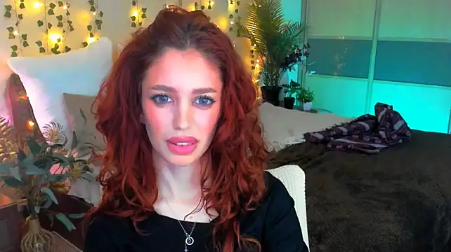 ChristinaConteeree stripchat live cam model