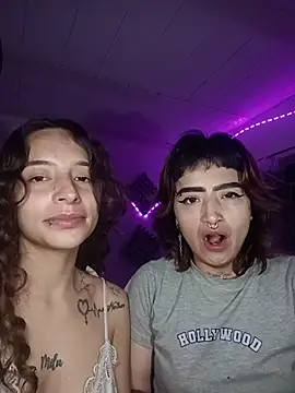 AlexxaAndRileyy stripchat live cam model