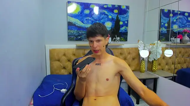 Salvatore18_ stripchat live cam model