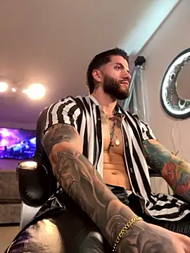 Frank_Farrell stripchat live cam model