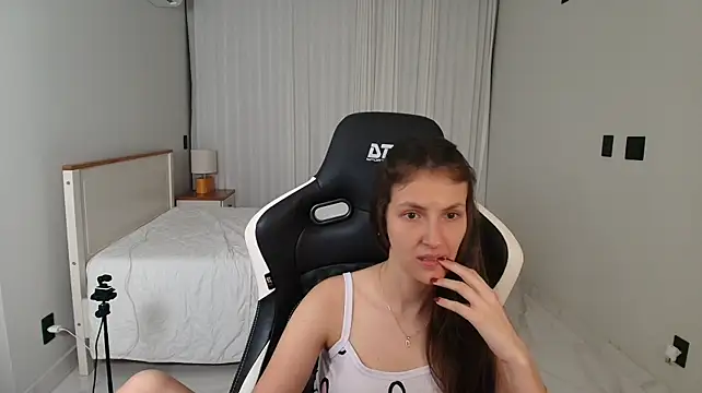 upssnowy stripchat live cam model