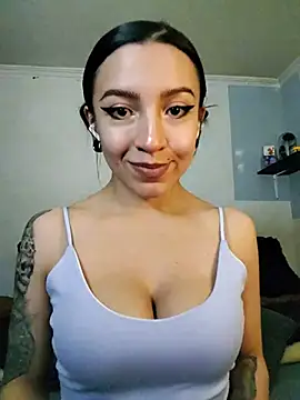 Paudelatorre stripchat live cam model