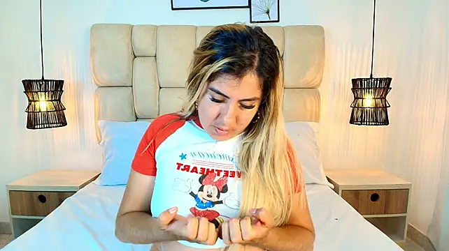 AdharaSmithh stripchat live cam model