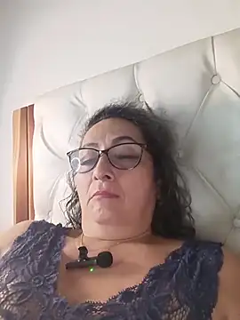AlessandraLeroy stripchat live cam model