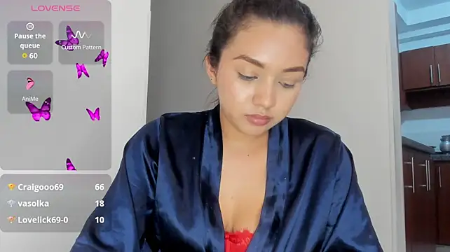 sarayu- stripchat live cam model