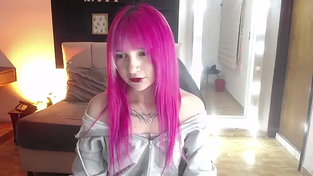 _Charlotte_Collins_ stripchat live cam model