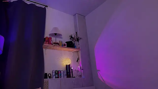 LanaLutz stripchat live cam model