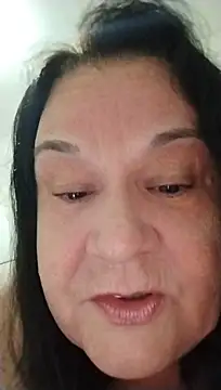 YayaMineira stripchat live cam model