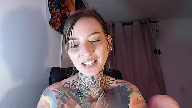 agatha_ink3 stripchat live cam model