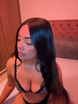 JennLeMoka stripchat live cam model