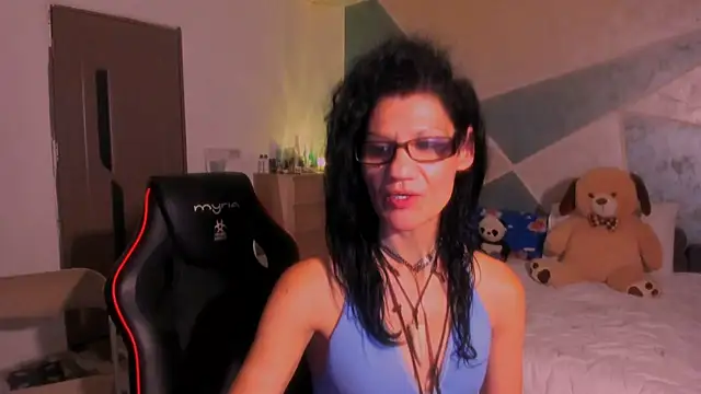 SweetSin40 stripchat live cam model