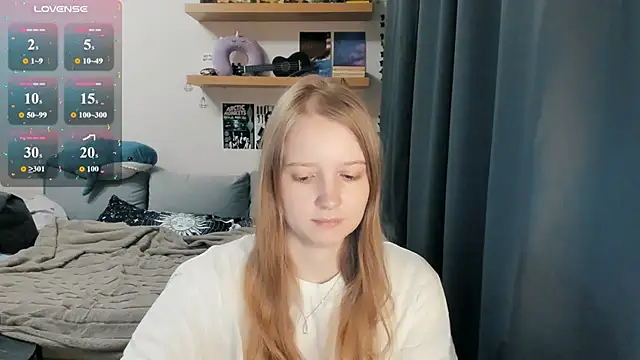 Alyaley stripchat live cam model