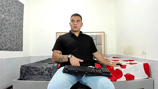 simookeler stripchat live cam model