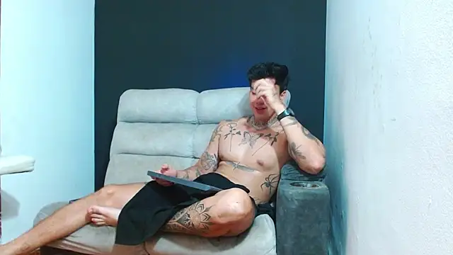 JUSTIN_FULLER1 stripchat live cam model
