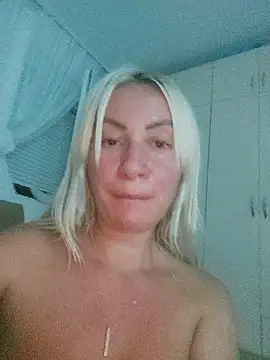 visnjica stripchat live cam model