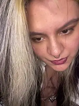 NaylaVelv04 stripchat live cam model