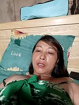 Angelina-Luxxy stripchat live cam model