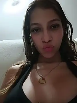 Vanneskk stripchat live cam model