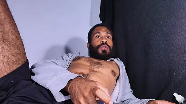 WolfMoreau stripchat live cam model