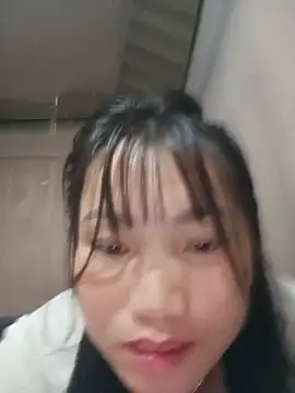 lylaanhmin stripchat live cam model