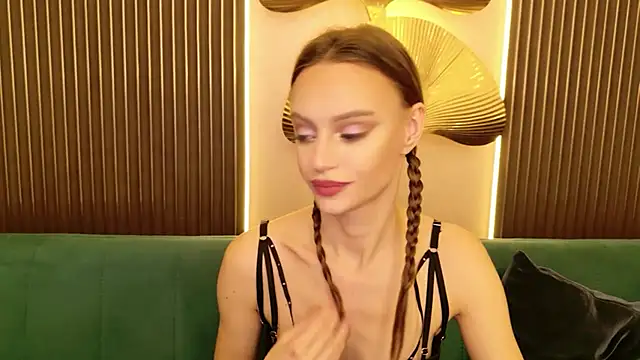 RebeccaMartons stripchat live cam model