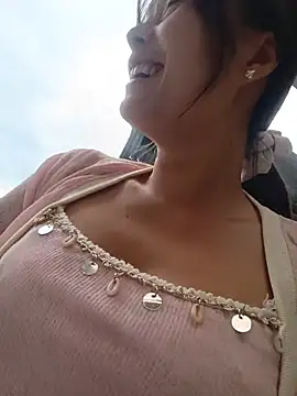 Linda-yiyi stripchat live cam model