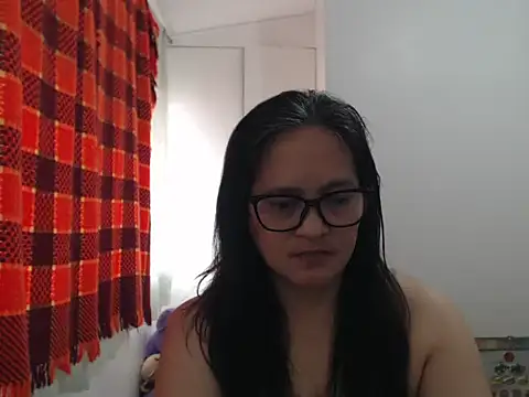 Kinkybela2025 stripchat live cam model