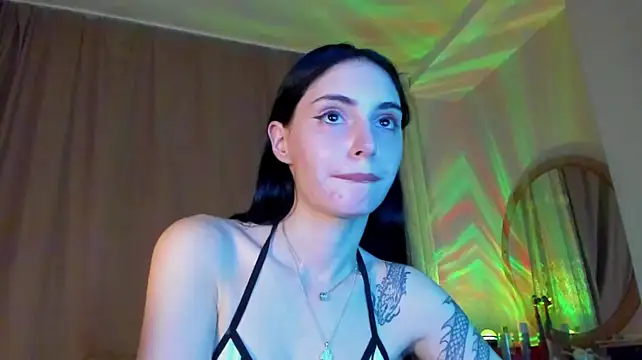 Lesyalisss stripchat live cam model