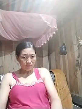 lris-Beauty77 stripchat live cam model