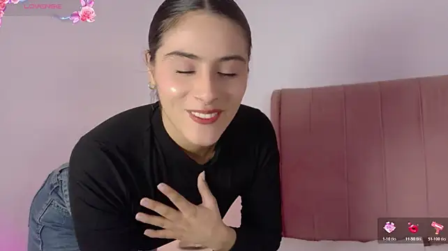 MoollyLove stripchat live cam model