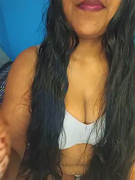 Missdiwani stripchat live cam model