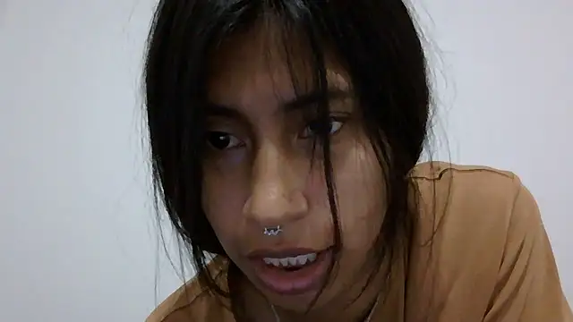 Pocahontas_Honey stripchat live cam model