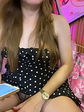 MiyaBorikat stripchat live cam model