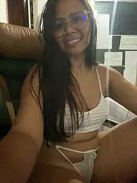 sofyRj stripchat live cam model