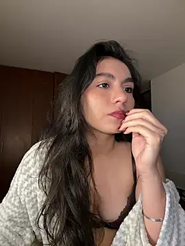Dahian-peach stripchat live cam model