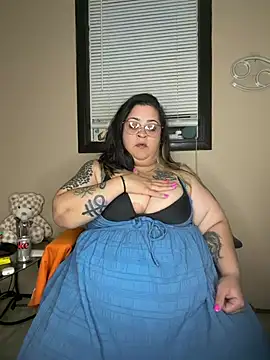Tillymarie stripchat live cam model