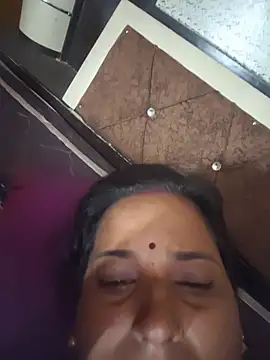 Reena_lodha stripchat live cam model