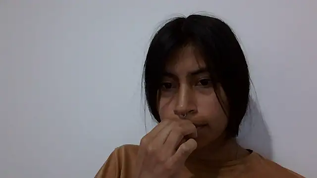 Pocahontas_Honey stripchat live cam model