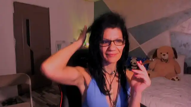 SweetSin40 stripchat live cam model