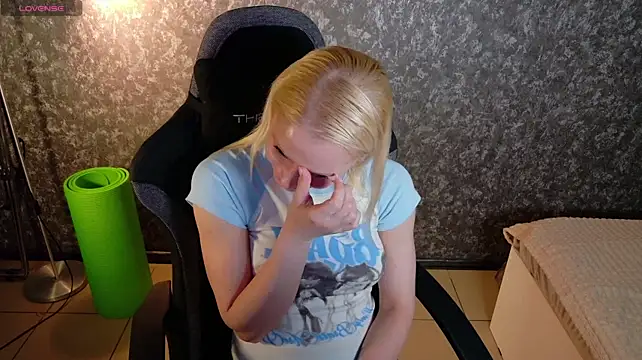 AlexiaWonder stripchat live cam model