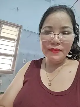 -Titihan- stripchat live cam model