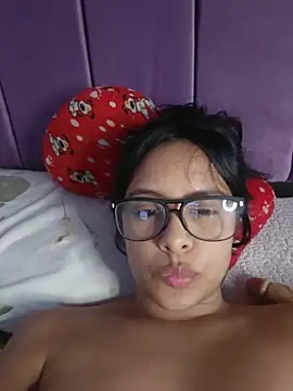 crisvelk stripchat live cam model