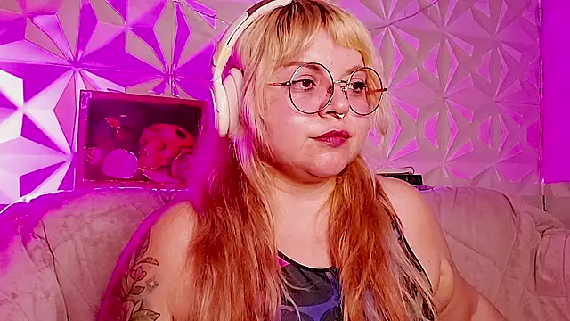 Satyn_doll stripchat live cam model