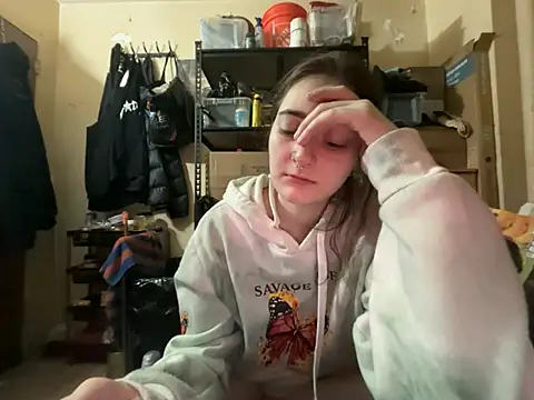 Snowbunnycake_131 stripchat live cam model