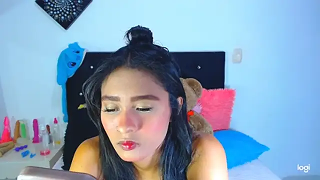 Jenng18 stripchat live cam model